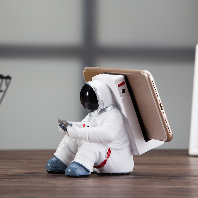6178563298939.jpg Simple Astronaut Mobile Phone Stand Student Desktop Holder Cute Spaceman Cell Phone Holder Creative Gift Small Desk Decoration - Image 1